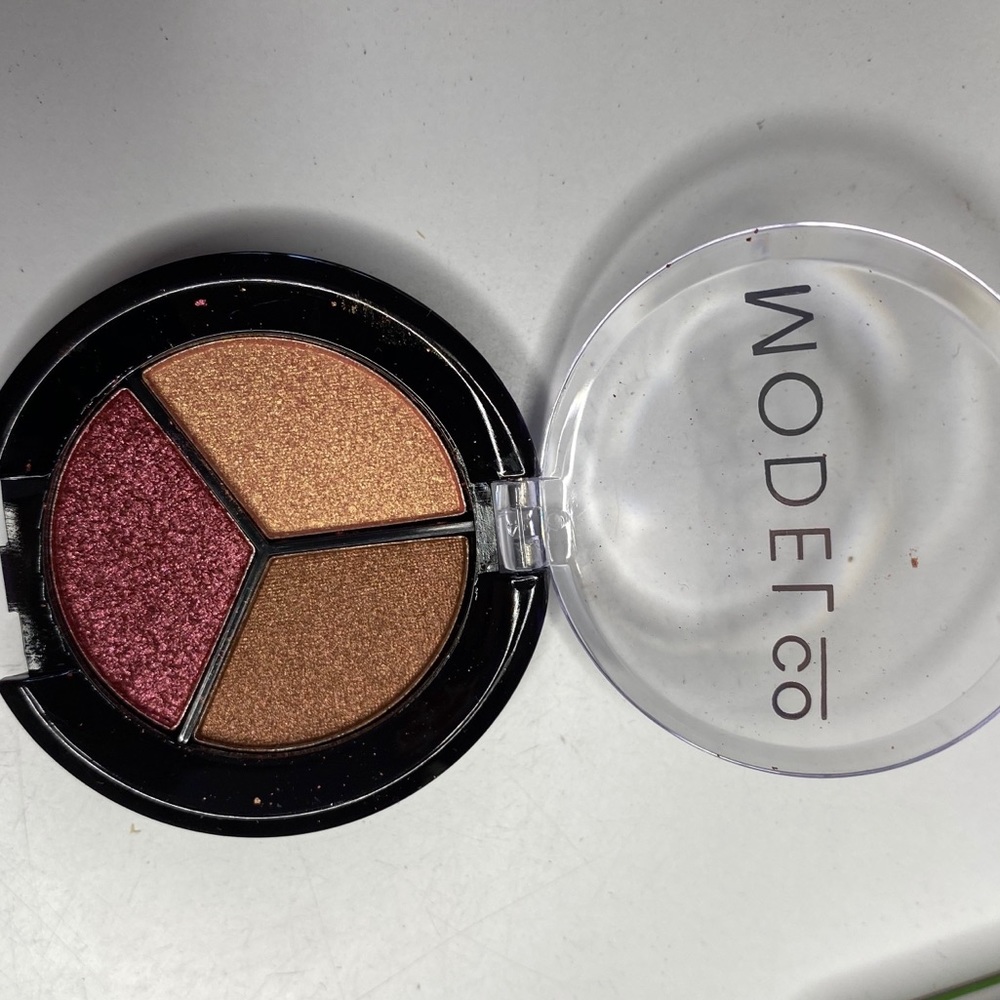 Lot 2 of makeup bundle NEW - Picture 5 of 5